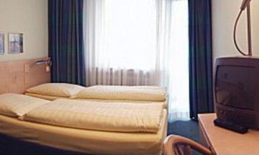 Hotel Koenigswache Munich Room photo